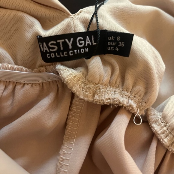 NWT. NastyGal • V Back Wide Leg Jumpsuit - Picture 3 of 5